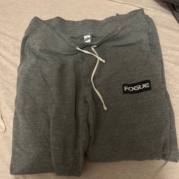 Men’s medium rogue sweatpants - Picture 1 of 3